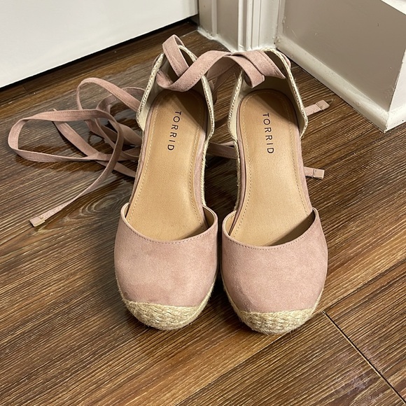 Torrid Taupe WW wedges - Picture 2 of 4